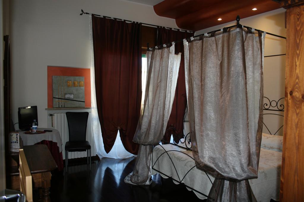 La Boheme Bed & Breakfast เวโรนา ห้อง รูปภาพ