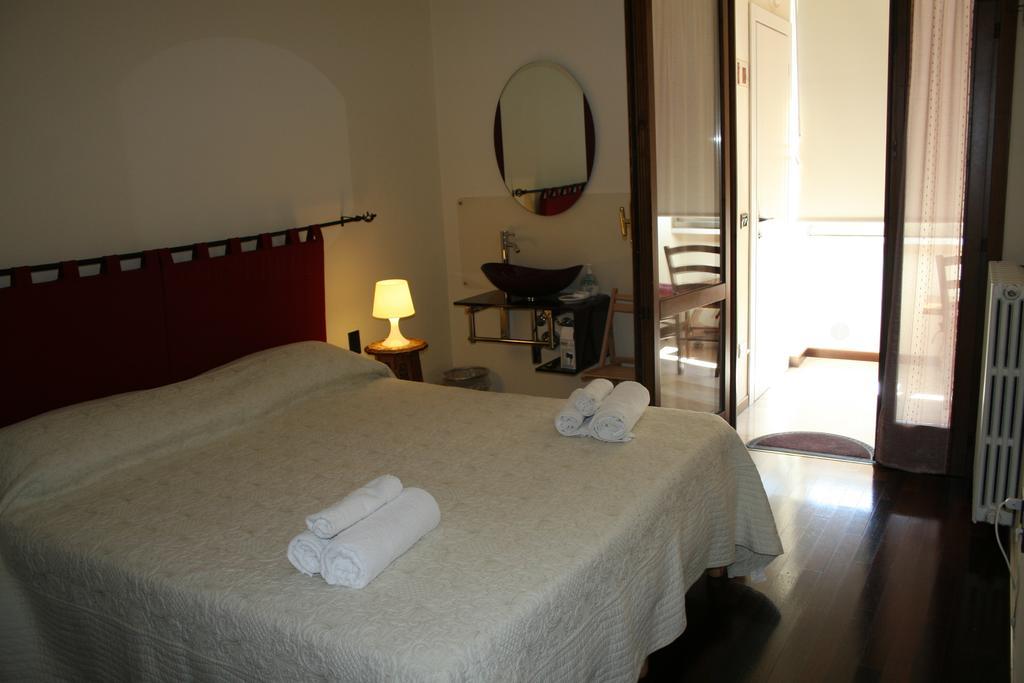 La Boheme Bed & Breakfast เวโรนา ห้อง รูปภาพ