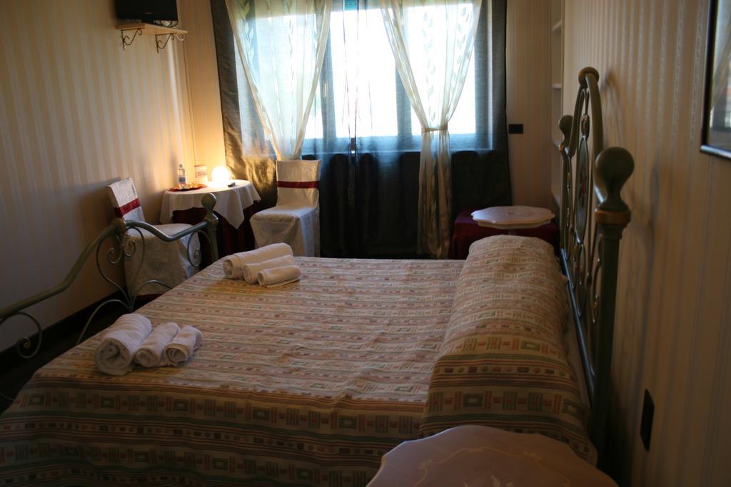 La Boheme Bed & Breakfast เวโรนา ภายนอก รูปภาพ
