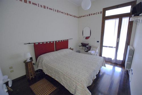 La Boheme Bed & Breakfast เวโรนา ภายนอก รูปภาพ